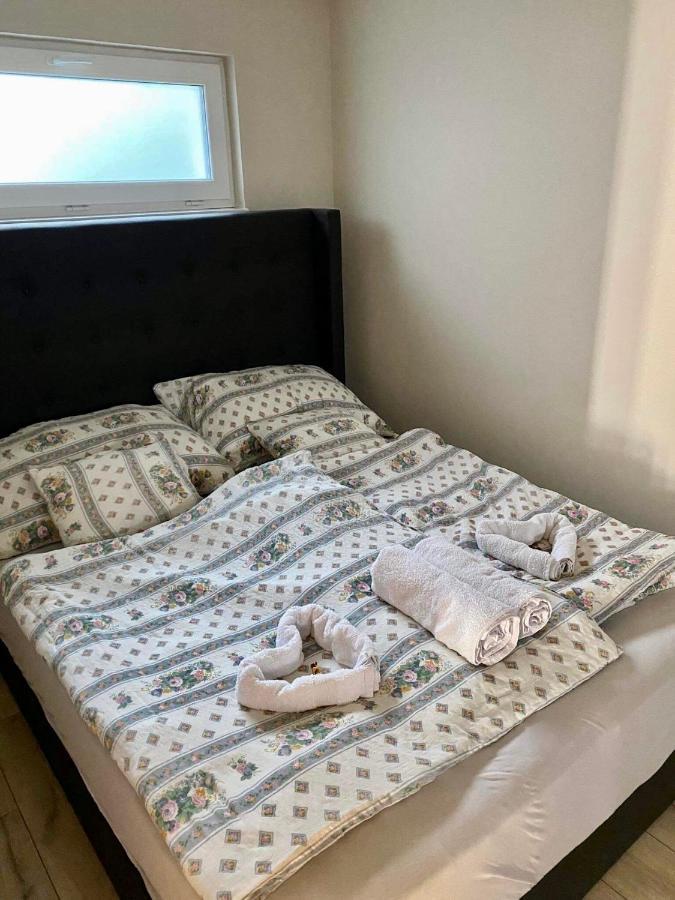 Ferienwohnung Hajnal Apartman Szegedin Exterior foto