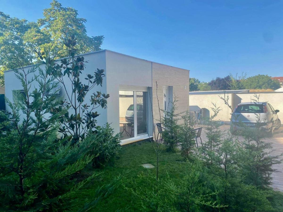 Ferienwohnung Hajnal Apartman Szegedin Exterior foto