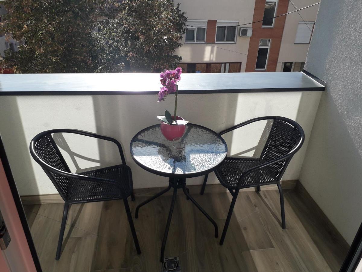 Ferienwohnung Hajnal Apartman Szegedin Exterior foto