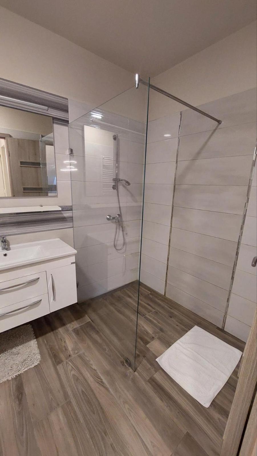 Ferienwohnung Hajnal Apartman Szegedin Exterior foto