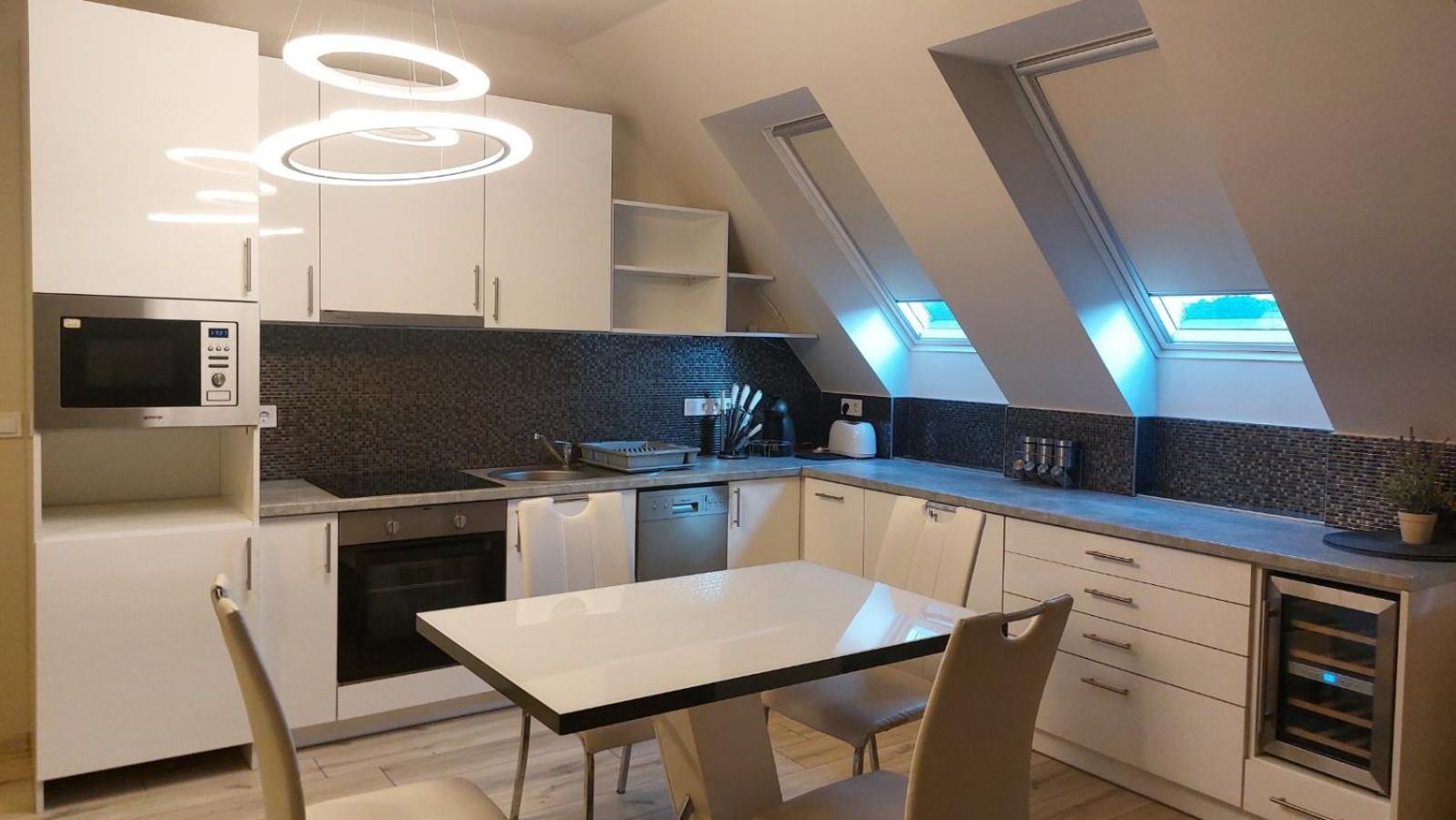 Ferienwohnung Hajnal Apartman Szegedin Exterior foto