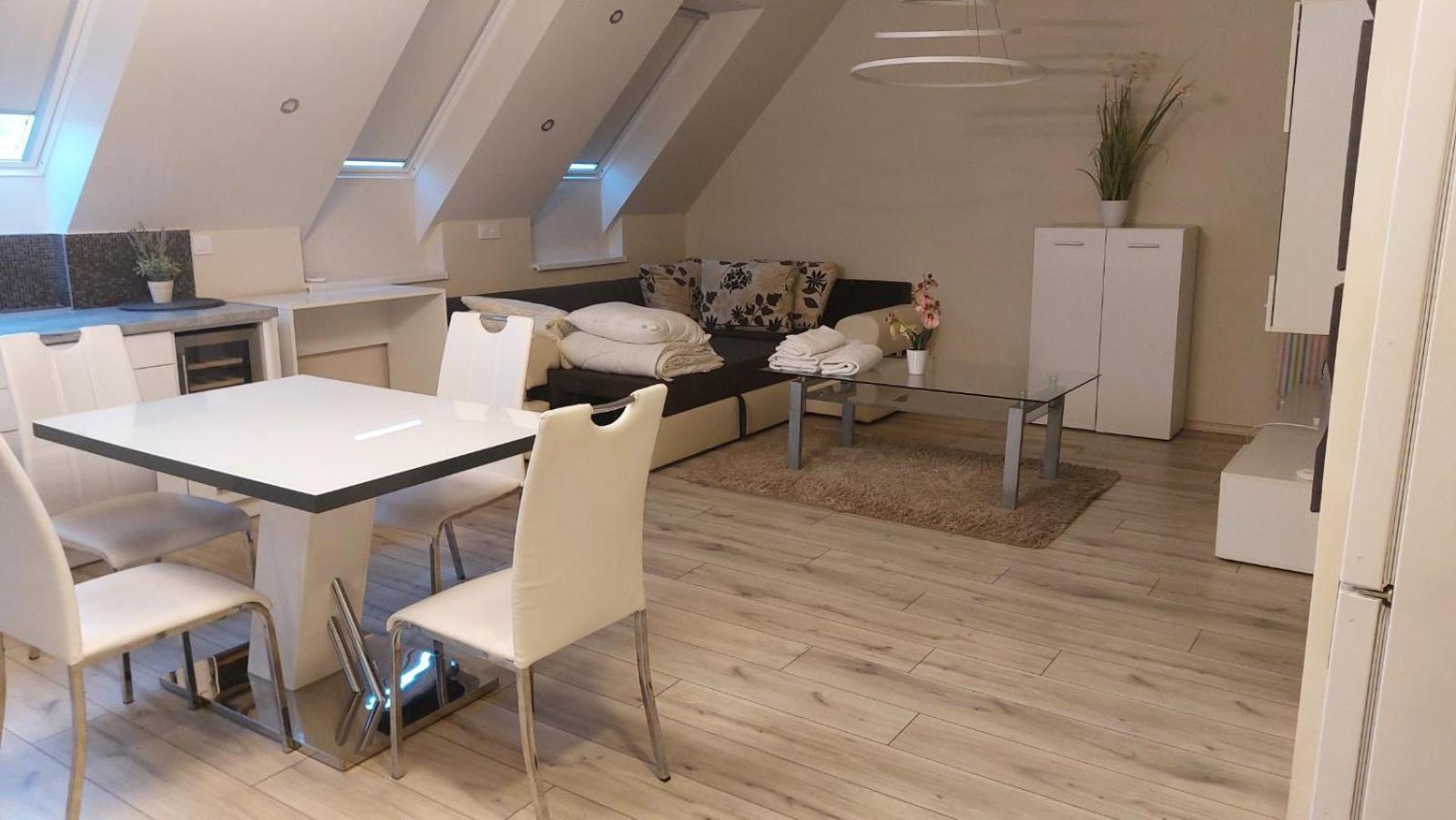 Ferienwohnung Hajnal Apartman Szegedin Exterior foto