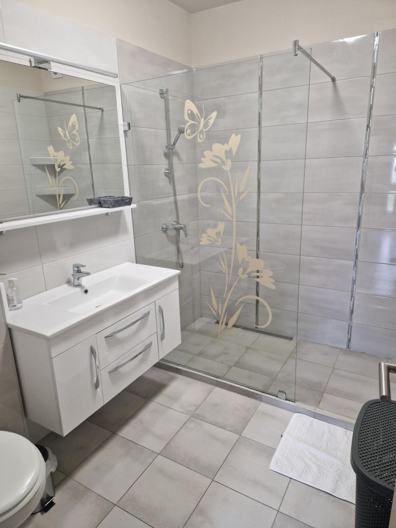 Ferienwohnung Hajnal Apartman Szegedin Zimmer foto
